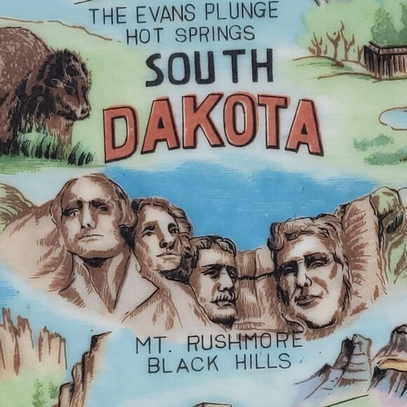 Decorative South Dakota Souvenir Plate With Gold Leaf Design & Scenic Landmarks - Picture 9 of 15